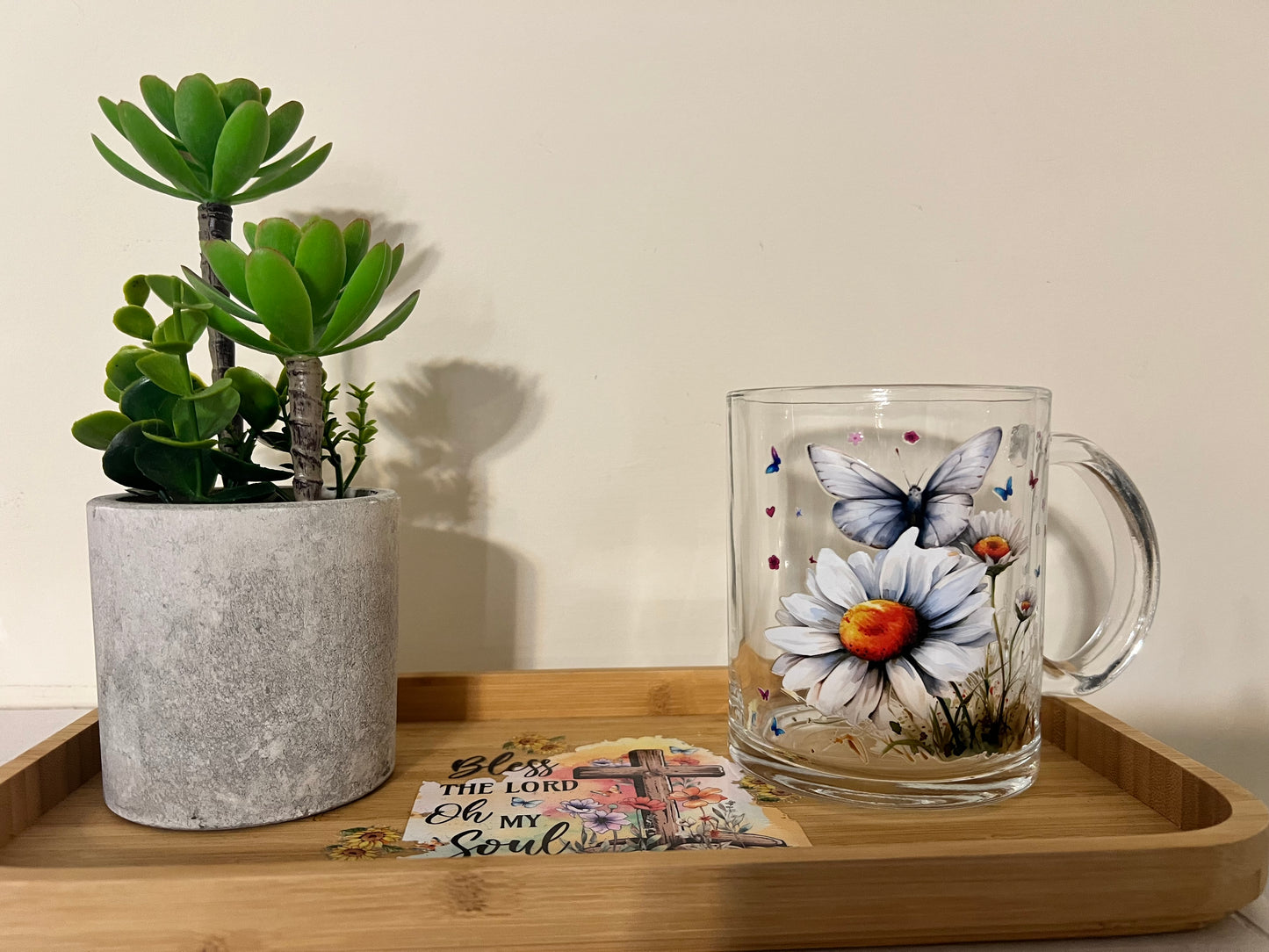 White Daisy 17oz Glass Mug